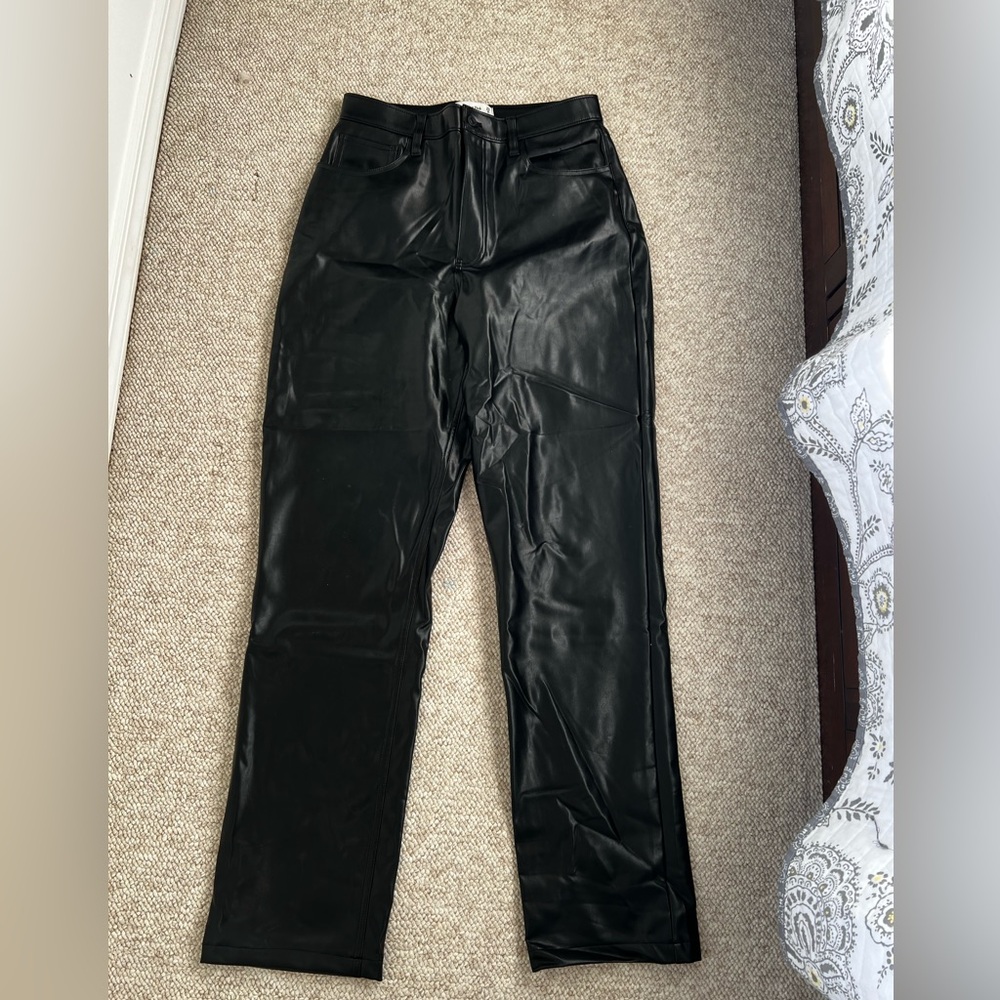 COPY - Abercrombie & Fitch 90s Straight Ultra High Rise Leather Pants